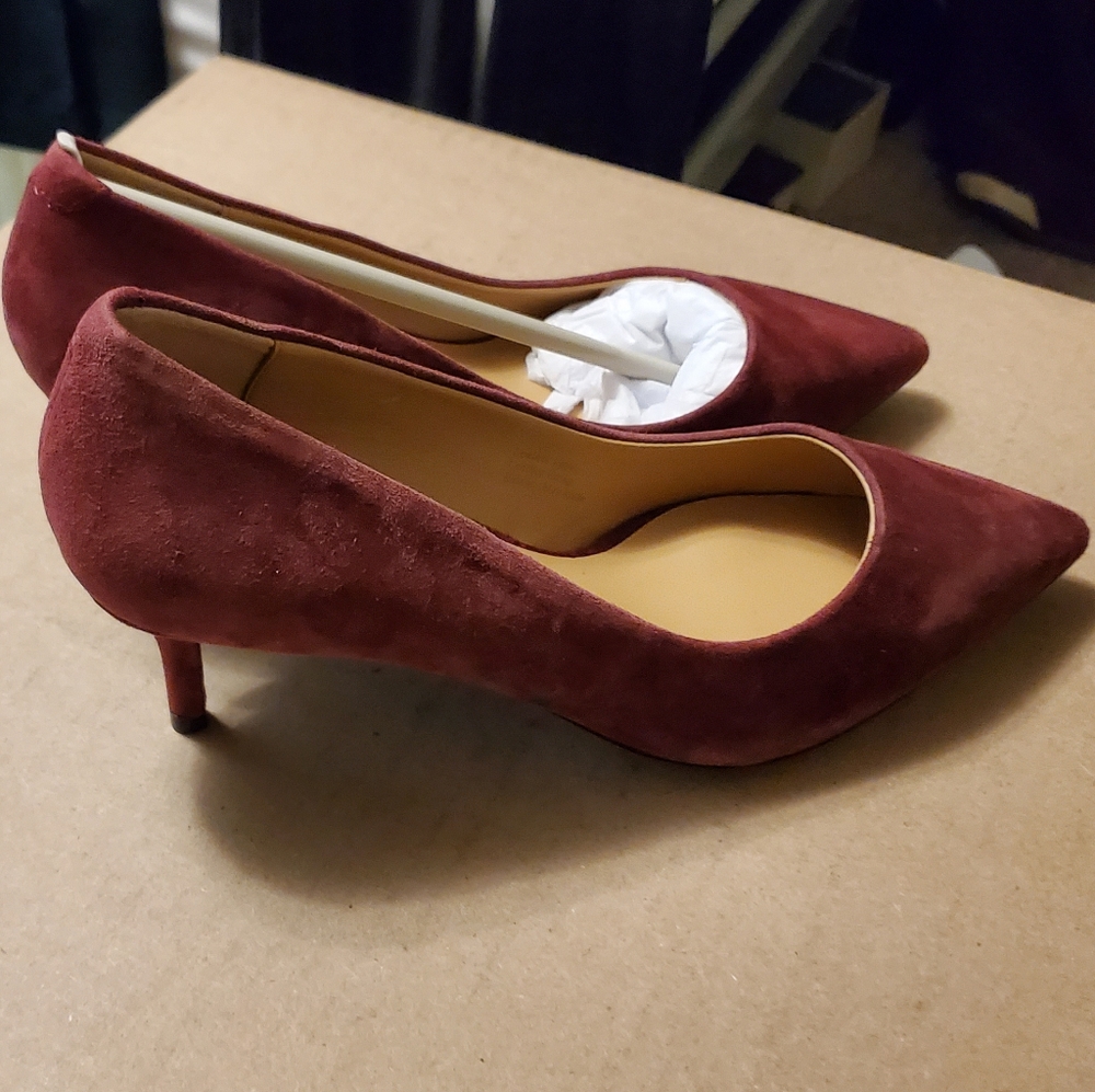 NWB DARK RED POINTED TOE STILLETTO